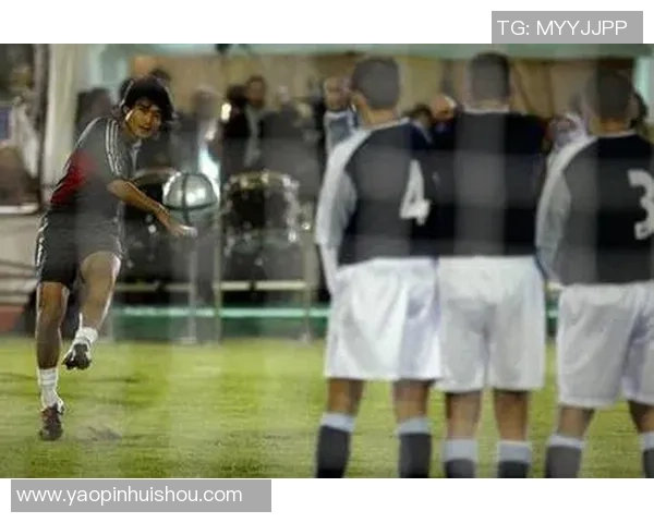 足球明星素质堪忧引发争议球场内外行为令人失望的现象分析